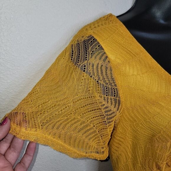 Lulus Harlou Mustard Yellow Lace Ruched Bodycon Dress Size Small - Picture 5 of 11